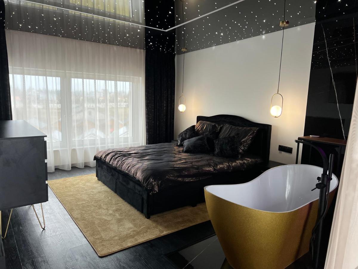 Apartament Premium Ze Zlota Wanna W Sypialni Widok Na Morze Dyskretny Taras Z Lozkiem - Baltyckie Sarbinowo 18 Ngoại thất bức ảnh